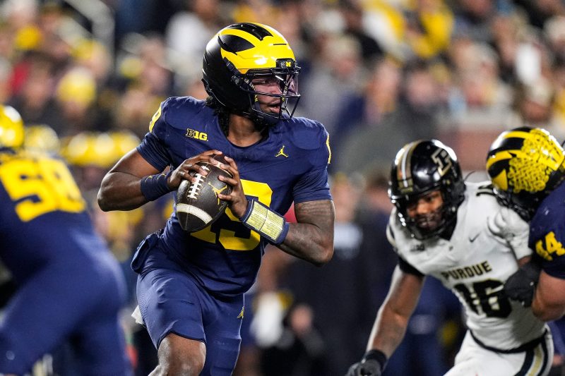 Here comes Michigan (and maybe Texas), here to inject CFP chaos
