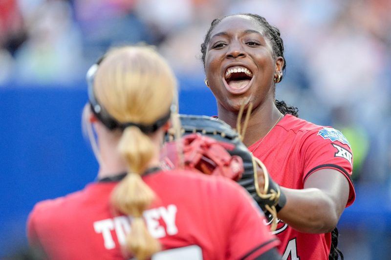 Who’s No. 1 in the USA TODAY Sports’ college softball power rankings?